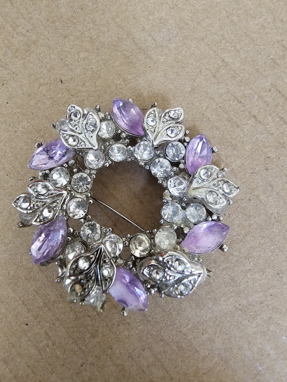 Vintage-Inspired Silver Brooch with Light Purple Gem Accents